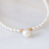 Collana vintage in oro giallo 18K con perle bianche, anni ‘70