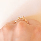 Anello vintage in oro giallo 10K con acquamarina (0.65ct ca.)