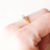 Veretta vintage in oro giallo e bianco 9K con rubini sintetici (0.20ctw ca.) e diamanti (0.09ctw ca.)