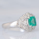 Anello a margherita vintage in platino con smeraldo colombiano (1.07ct) e diamanti (1.01ctw), anni ‘80