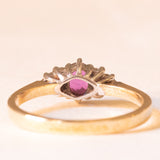 Anello vintage in oro giallo 9K con rubino (0.26ct ca.) e diamanti (0.06ctw ca.), anno 1987