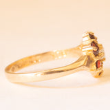 Anello a fiore vintage in oro giallo 9K con opale (0.05ct ca.) e granati (0.36ctw ca.), anno 1975