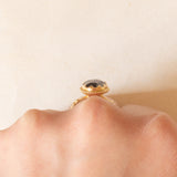 Solitario vintage in oro giallo 18K con granato, anni ‘40/‘50