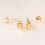 Orecchini pendenti vintage in oro giallo 9K con peridoti verdi (0.80ctw ca.) e imitazioni di diamanti, anni ‘80