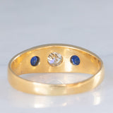 Trilogy gypsy vintage in oro giallo 18K con diamante (0.35ct ca.) e zaffiri (0.36ctw ca.), anni ‘50/‘60