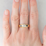 Trilogy gypsy vintage in oro giallo 18K con diamante (0.35ct ca.) e zaffiri (0.36ctw ca.), anni ‘50/‘60