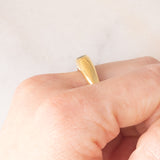 Anello a fascia in oro giallo 8K con cromodiopside (0.50ct ca.), anni ‘70/‘80