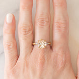 Anello da cocktail in oro giallo 9K con quarzo chiaro (3.40ct) e diamanti