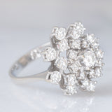 Anello a fiocco di neve vintage in oro bianco 18K con diamanti di taglio brillante (1.33ctw ca.), anni ‘70