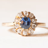 Anello a margherita antico in oro giallo 14K con zaffiro (0.30ct ca.) e diamanti (0.30ctw ca.), primi del ‘900