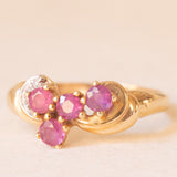 Anello vintage in oro giallo e bianco 14K con rubini e diamante, anni ‘70