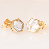 Orecchini vintage in oro giallo 8K con spinelli azzurri sintetici, anni ‘70/‘80