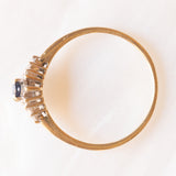 Anello vintage in oro giallo e bianco 9K con zaffiro (0.40ct ca.) e diamanti (0.14ctw ca.), anni ‘2000