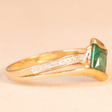 Anello vintage in oro giallo 9K con pasta di vetro verde e diamanti, anni ‘90