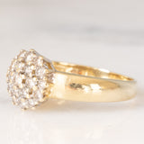 Anello a fiore con fede in oro giallo 14K con diamanti di taglio brillante (1ctw ca.), anni ‘80