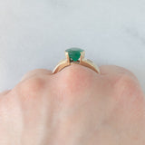 Anello a fascia vintage in oro giallo 9K con smeraldo (2.50ct ca.) e diamanti, anni ‘70/‘80