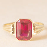 Anello da cocktail vintage in oro giallo 8K con rubino sintetico (2.50ct ca.), anni ‘70