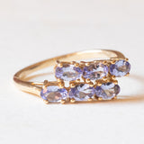 Anello moderno in oro giallo 9K con tanzaniti (1ctw ca.)