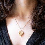 Ciondolo portafoto vintage con lamina in oro giallo 9K su metallo, anni ‘50/‘60