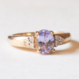 Anello vintage in oro giallo e bianco 9K con tanzanite (1ct ca.) e diamanti di taglio brillante (0.09ctw ca.), anni ‘80