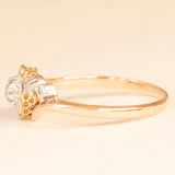Anello antico in oro giallo e bianco 18K con diamanti di taglio rosetta, anni ‘30