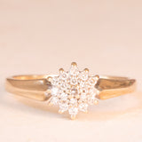 Anello a fiore vintage in oro giallo e bianco 9K con diamanti (0.12ctw ca.), anni ‘80