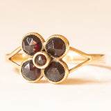 Anello a fiore antico in oro giallo 14K con granati, primi del ‘900