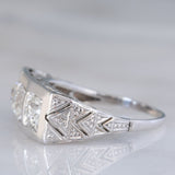 Trilogy Art Déco in oro bianco 18K con diamanti di taglio vecchio (1.60ctw ca.), anni ‘30/‘40