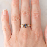 Anello a fiore vintage in oro giallo 9K con zaffiri e diamanti, anni ‘90