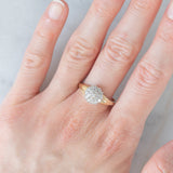 Anello a fiore vintage in oro giallo e bianco 14K con diamanti di taglio brillante (0.55ctw ca.), anni ‘80