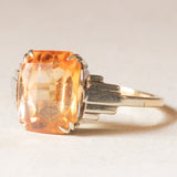 Anello vintage in stile Art Déco in oro giallo e bianco 9K con zaffiro arancione trattato