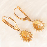 Orecchini pendenti in oro giallo e bianco 9K con diamanti (0.12ctw ca.), anni ‘80