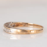 Anello vintage in oro giallo 9K con diamanti (0.10ctw ca.) e scritta traforata “MUM”, anni ‘80/‘90