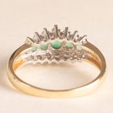 Anello vintage in oro giallo e bianco 14K con smeraldi (0.34ctw ca.) e diamanti (0.30ctw ca.), anni ‘70