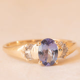 Anello ballerina vintage in oro giallo 9K con tanzanite (0.75ct ca.) e diamanti di taglio tapered (0.10ctw ca.), anno 2011
