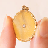 Ciondolo portafoto antico in oro giallo 14K con diamanti di taglio vecchia Europa (0.07ctw ca.), anni ‘10/‘20