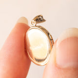 Ciondolo portafoto ovale vintage con lamina in oro giallo 9K su metallo, anni ‘70