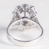 Anello a margherita francese vintage in platino e in oro bianco 18K con acquamarina (1.60ct ca.) e diamanti di taglio brillante (0.80ctw ca.), anni ‘70/‘80