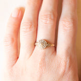 Anello a fiore vintage in oro giallo e bianco 9K con diamanti (0.25ctw ca.), anni ‘60/‘70
