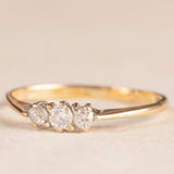 Trilogy vintage in oro giallo 9K con diamanti di taglio brillante (0.12ctw ca.), anno 1981