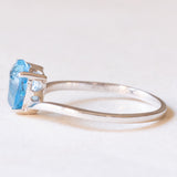 Anello vintage in oro bianco 18K con topazio azzurro di taglio a cuore (1.30ct ca.), anni ‘90
