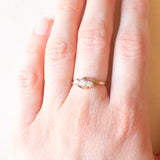 Trilogy bypass antico in oro giallo e bianco 15K con diamanti (0.12ctw ca.), anni ‘20