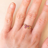 Anello vintage in oro giallo e bianco 14K con rubini e diamante, anni ‘70