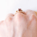 Anello vintage in oro giallo e bianco 9K con granato e cubic zirconia, anni ‘70/‘80