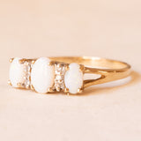 Anello vintage in oro giallo e bianco 9K con opali (0.55ctw ca.) e diamanti (0.06ctw ca.), anno 2003