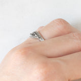 Anello vintage in oro bianco 9K con diamanti bianchi e diamanti neri (0.25ctw ca.)