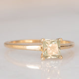 Solitario da cocktail moderno in oro giallo 10K con quarzo citrino (0.35ct ca.), anno 2016