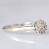 Anello a fiore vintage in oro bianco 9K con diamanti (0.10ctw ca.), anni ‘70/‘80