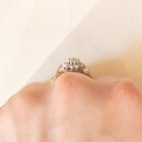 Anello a margherita in oro giallo e bianco 9K con acquamarina (0.40ct ca.) e diamanti (0.18ctw ca.), anni ‘80