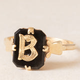 Anello antico in oro giallo 9K con onice e con lettera “B”, anni ‘30